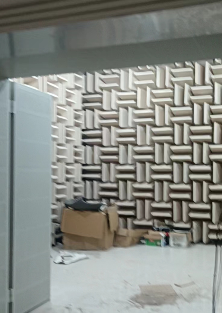  Ұ
